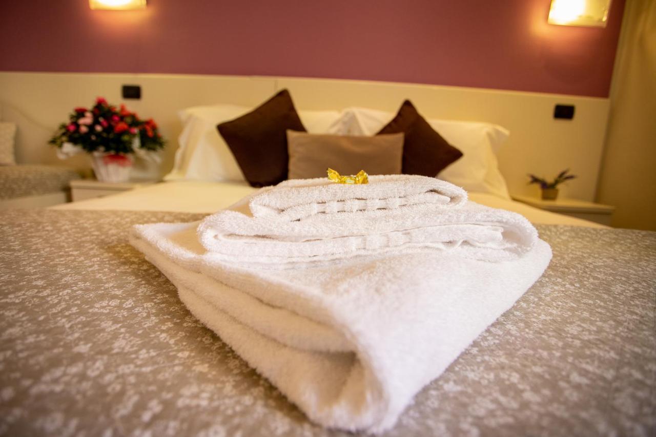 Il Piccolo Piacenza Hotel Ngoại thất bức ảnh