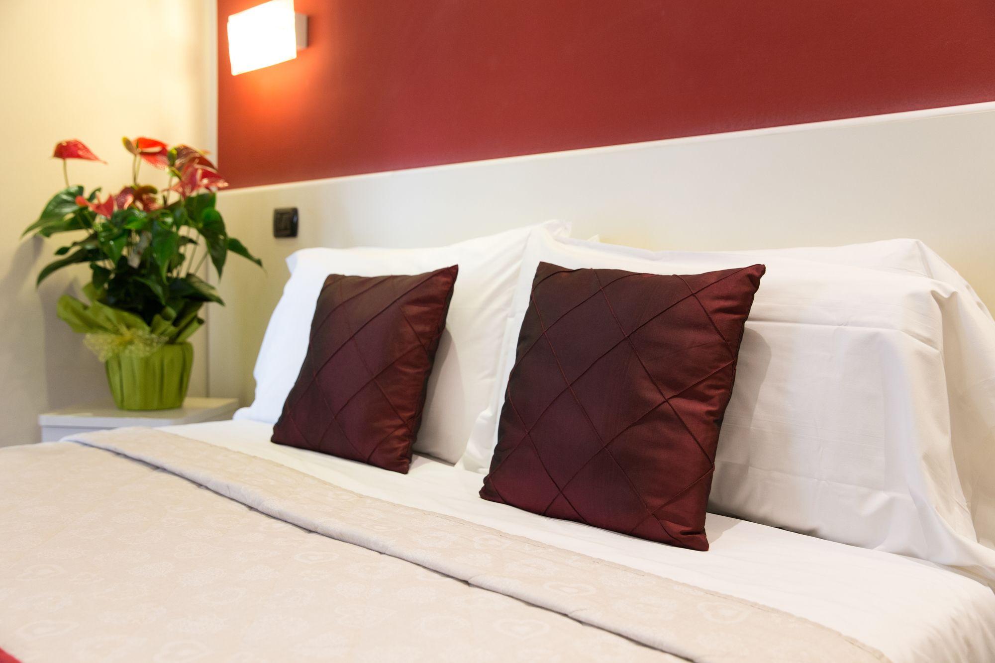 Il Piccolo Piacenza Hotel Ngoại thất bức ảnh